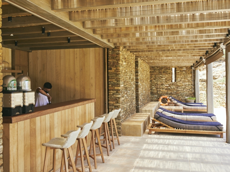 Pool Bar
