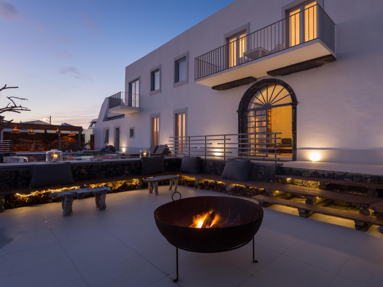 white exclusive suites villas azores Ponta Delgada S Miguel 
