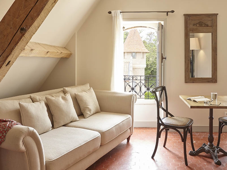 Château Les Carrasses ist ein Boutique-Luxusresort mit Zimmern und Apartments zur Miete in Quarante, Okzitanien – stilvoll, privat und mit Selbstverpflegung