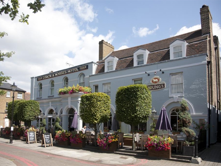 Coach and Horses hotel kew london pub 