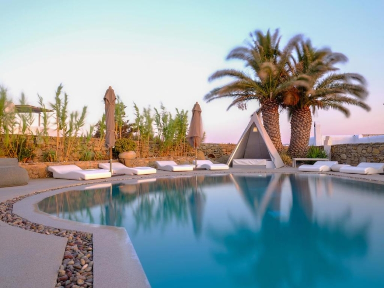 pool at Ostraco Hotel & Suites mykonos hotel boutique luxus best