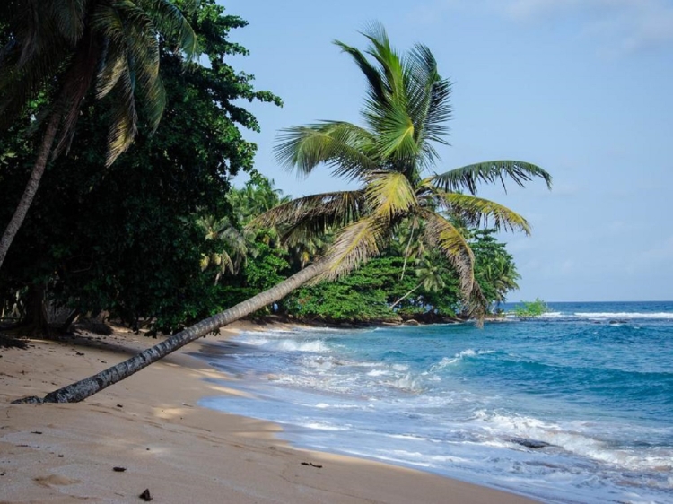 Praia Inhame Eco Resort Ferienbungalows Sao Tome & Principe am Strand