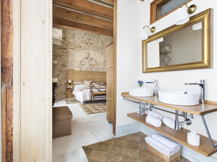 Hotel Casa de las Cuatro Torres Cádiz helle und grosse Zimmer