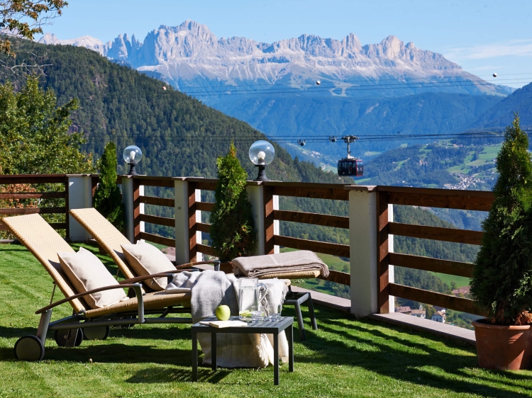 Chalet Grumer Suites & Spa Dolomites blick beste  luxus hotel boutique spa