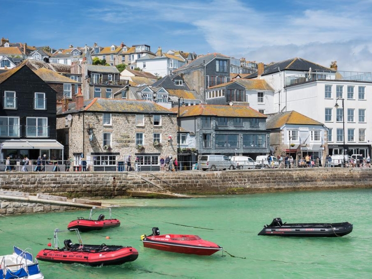 Wohnen im Lifeboat Inn St Ives Cornwall boutique hotel besonders luxuriös aussergewöhnlich trendig chic cool klein