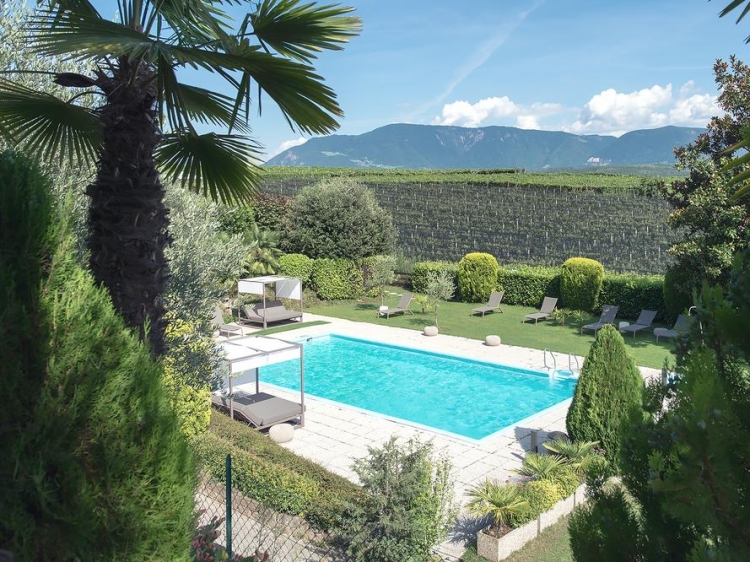 Wohnen im / Verweilen im Das Wanda Kaltern Italien boutique hotel besonders luxuriös aussergewöhnlich trendig schick cool klein