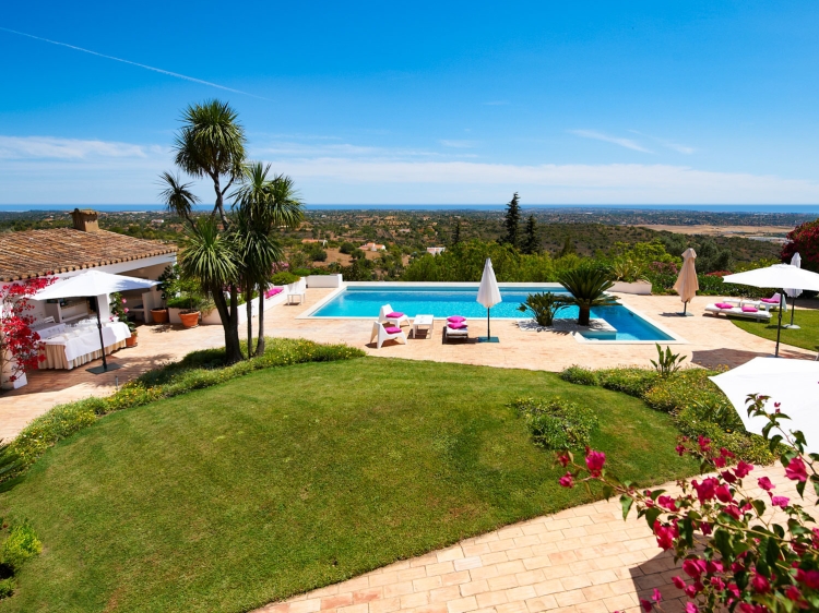 Wohnen im / Verweilen im Ferienhaus Quinta do Guine Algarve Portugal boutique hotel  besonders luxuriös aussergewöhnlich trendig schick cool klein
