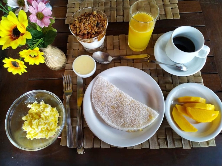 wohnen  Pousada la villa caraíva bahia frühstück frisches obst lecker gesund 