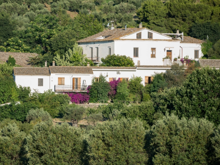 Wohnen im Azienda Agricola Ceraudo Marina di Strongoli Italien boutique hotel besonders luxuriös aussergewöhnlich trendig chic cool klein