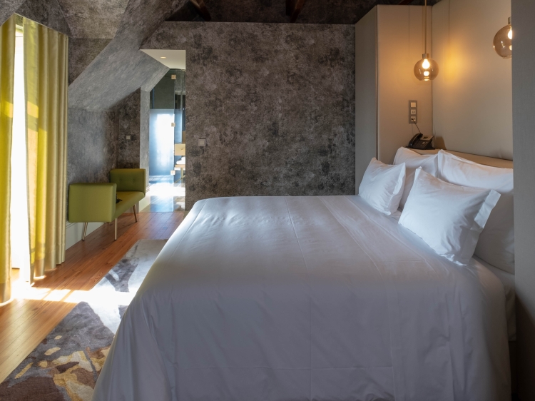 Manor House Suite, Doppelbett, modernes Design, Boutique-Zimmer, Steinstruktur