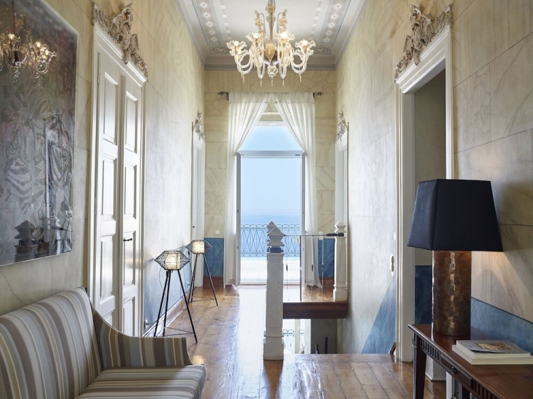 Wooden floors and sea view at hotel ploes