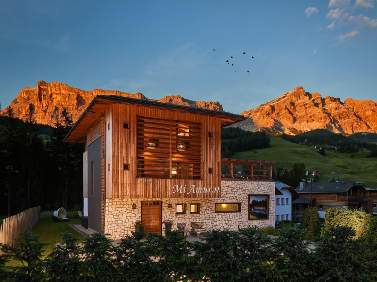 Chalet in Alta Badia mit Pool mit herrlichem Blick auf Südtirol Italien