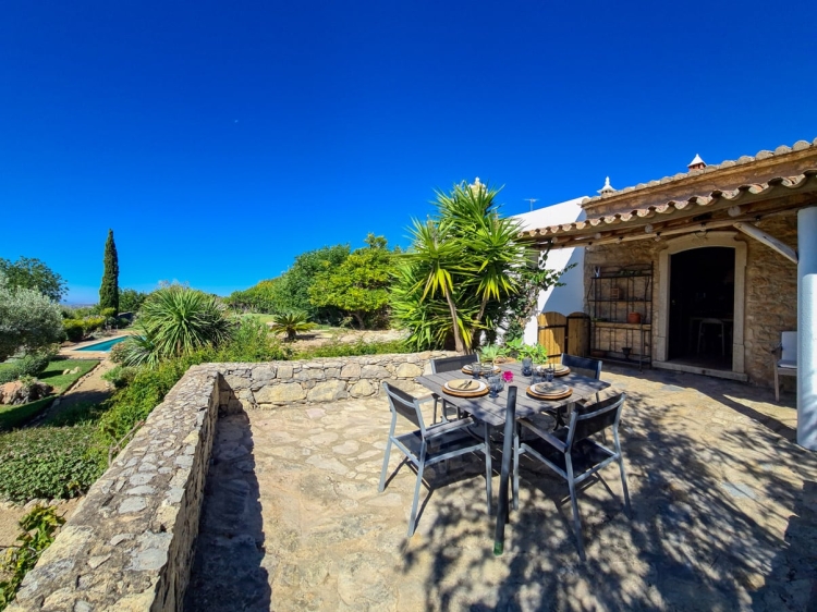 der Blick vila-da-senhora GHouse in Loule zu mieten Ferienhaus an der Algarve beste und romantische Villa