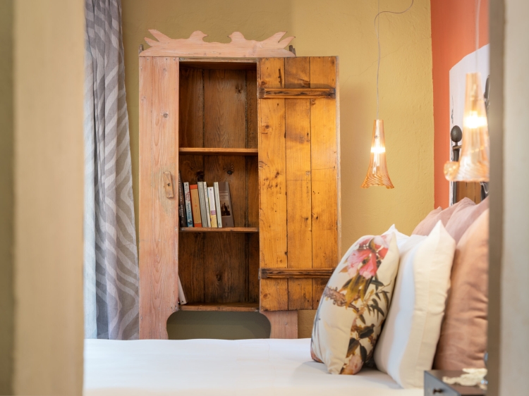 Villa Vetrichina – eine romantische und charmante Masseria in der Toskana Ferienvilla mit 6 Doppelzimmern mit Bad + 1 Familien-/Zweibett-Suite, Pool