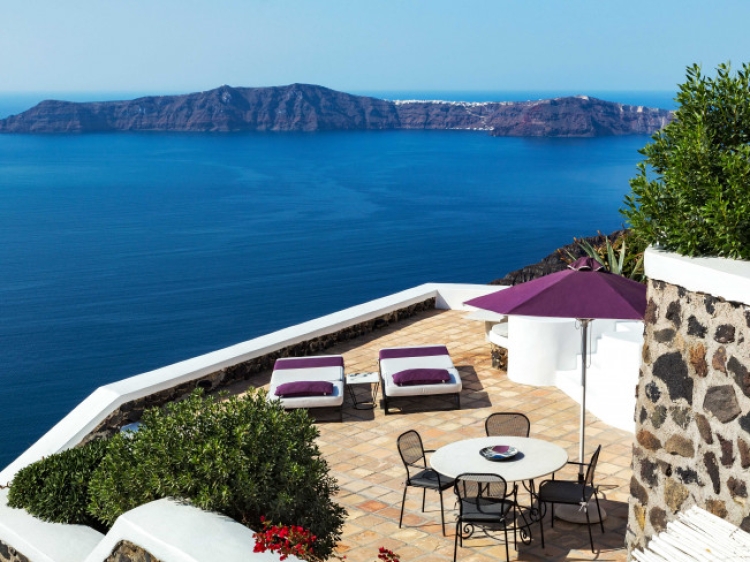 The Vasilicos Hotel sute Santorini boutique design