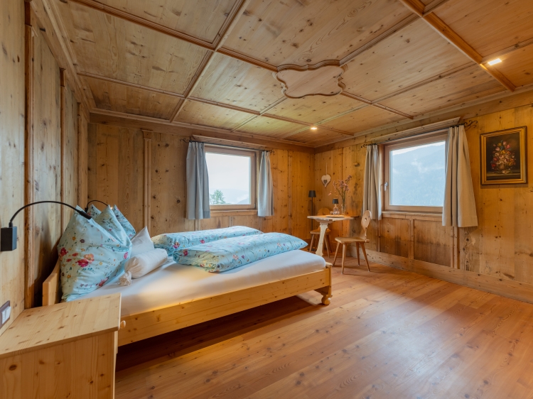 Schlafzimmer 1