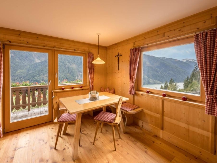 bestes charmantes Apartment Raffeinhof in Santa Valburga St. Walburg, Italien