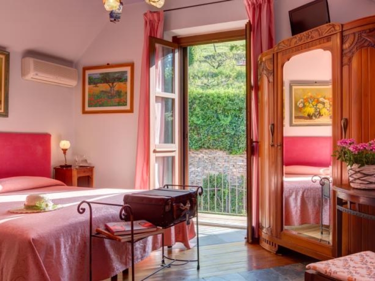 Villa Favorita alba Hotel boutique