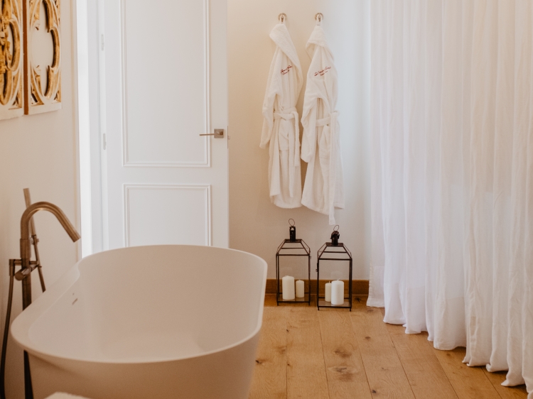 DETAILS ZUR TERRASSEN-SUITE