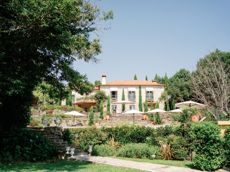 The Fox House main house and pool