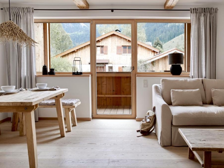 der Schmiedhof mit seinen elf exklusiven Ferienappartments / Ferienwohnungen in Geitau Bayern