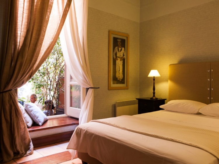 Xenon Apollonos Hotel mit Meerblick in Ermoupoli und mit Asteria Beach
