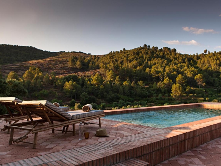 Pool und Ausblick, terra dominicata hotel winery, spain, secretplaces