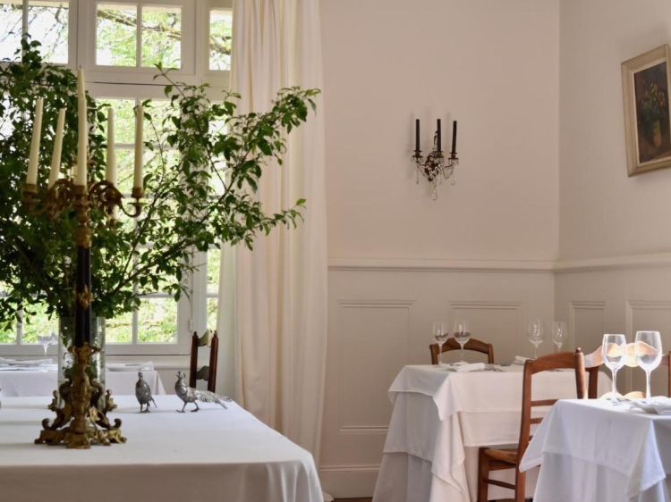 Manoir de Plaisance Suite Breakfast