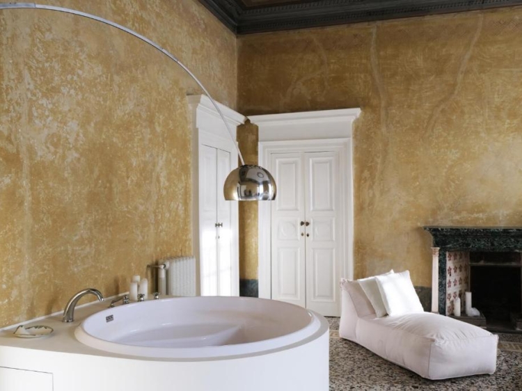 Palazzo Albricci Peregrini Luxury hotel room jacuzzi