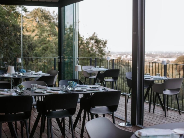 Restaurant im Hotel Relais Roncolo1888 in Emila Romana, Italien
