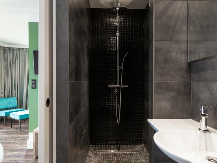 Badezimmer im Bateau libre Boutique-Hotel Bénodet Britanny