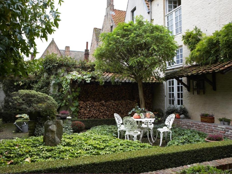 Garten im exklusiven Gästehaus Nummer 11 Brügge Romantisch