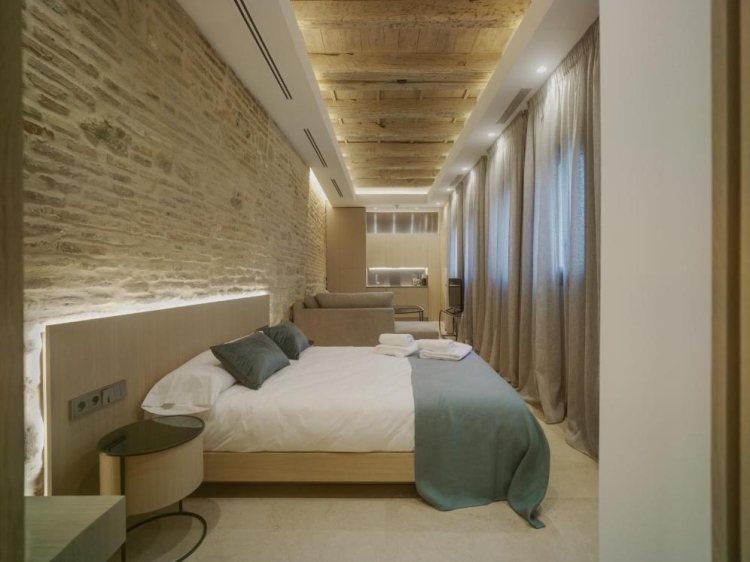 Apartamentos Los Patios del Pañuelo, secretplaces, spain, aparthotel schlafzimmer