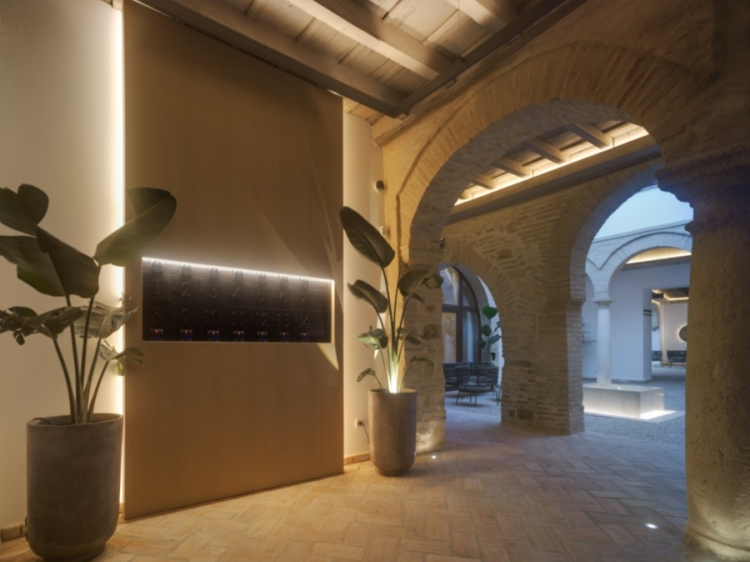 Apartamentos Los Patios del Pañuelo, secretplaces, spain, aparthotel