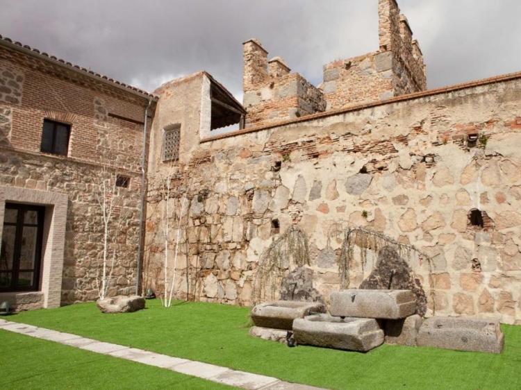 Garten auf der Terrasse des Sofraga Palacio Avila