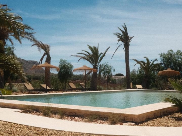 Schwimmbad im Boutique-Hotel Equilicuà Agua Amarga Spanien