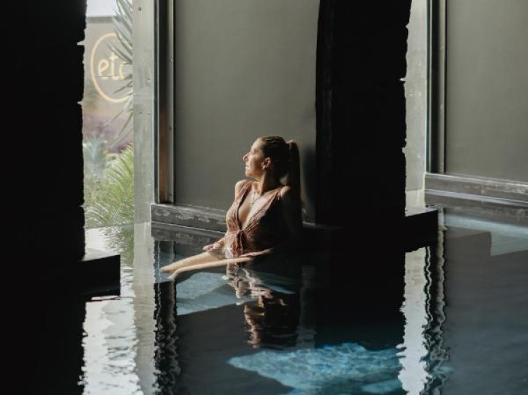 Schwimmbad im NINE DOTS Azorean Art Boutique Hotel Ponta Delgada Azoren
