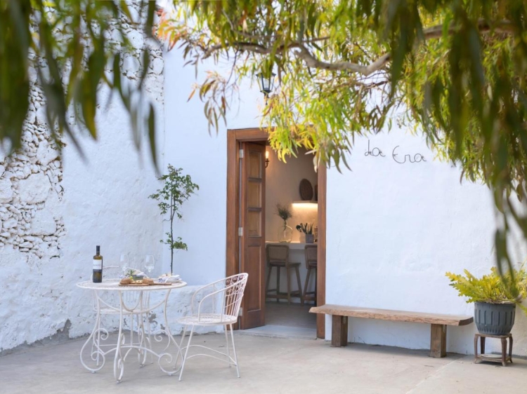 Außenterrasse der ökologischen Ferienhäuser Finca de la Geria auf Lanzarote