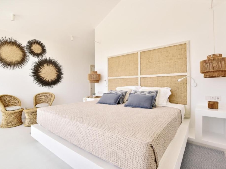 Gemütliche Suite mit Balkon und Blick auf die Natur in Casas de Sal in Fuseta, Algarve, Portugal. Familienurlaub. Großes Haus mit Schwimmbad. Ria Formosa.