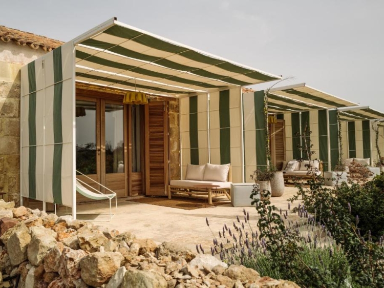 Suite mit Terrasse Amagatay Menorca. Charmantes Hotel auf dem Lande. Außenschwimmbad. Balearische Inseln. Urlaub nur für Erwachsene. 