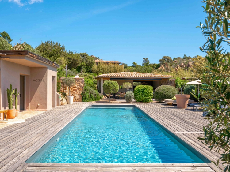 Hotel Les Chambres de Mila. Boutique-Hotel auf der Insel Bonifacio, Korsika, Frankreich. Charmantes Hotel mit Schwimmbad. Familienurlaub. 