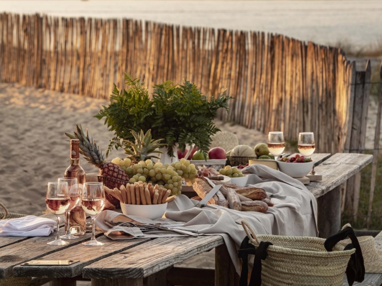 Villa du Pyla in La Teste-de-Buch, Frankreich. Vollständig ausgestattete Ferienwohnungen. Perfekte Unterkunft für Kinder. Familienurlaub. Charmante Villa. Exklusive Villa direkt am Meer. Blick auf den Strand. 