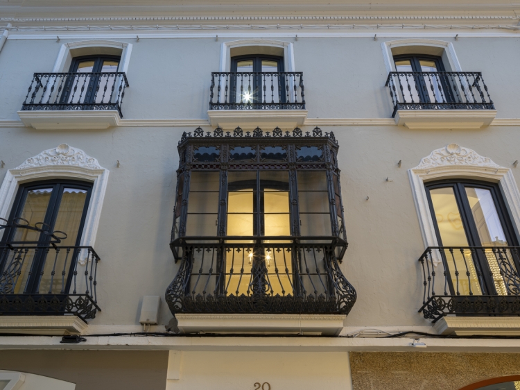 Petronila 1881 Wohnungen. Erschwingliche Wohnungen im Zentrum von Mérida, Extremadura. Vollständig ausgestattete Küche. Gemütliche Wohnungen für Familien.