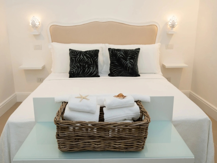 CSA - Corte Sant'Angelo - Suite Monopoli Bari. Charmantes Aparthotel in Bari. Zimmer mit Kochnische. Hotels für Familien. Die besten Hotels im Zentrum von Monopoli. Urlaub in Bari.  