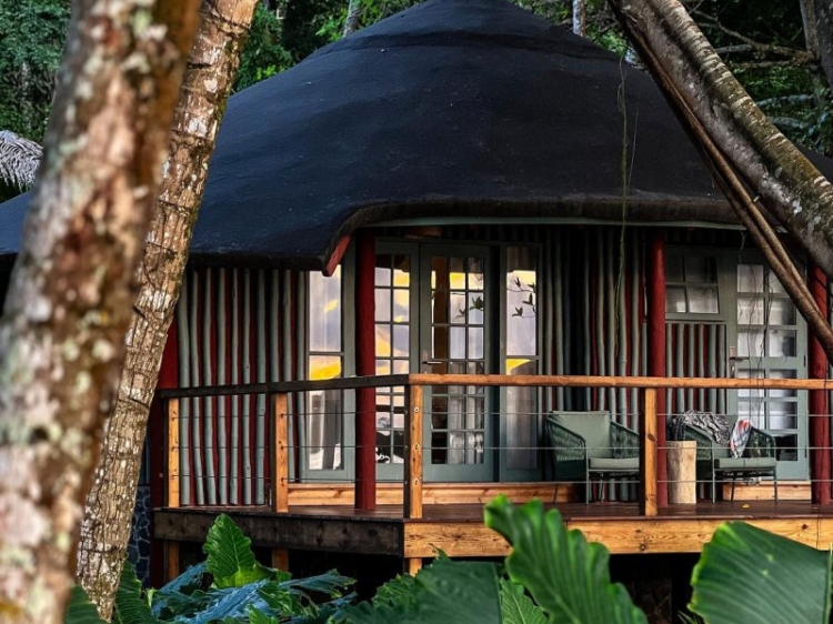  schöne Bungalows aus Holz in Soa Tome e Pricipe Bom Bom Hotel