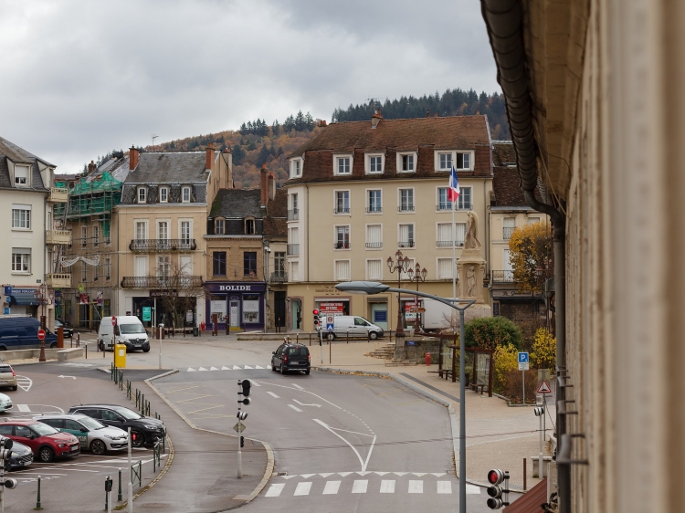 Maison Luisa Autun: charmantes Ferienapartment in einem historischen Gebäude in Burgund – ideal für Familienurlaube oder romantische Auszeiten.