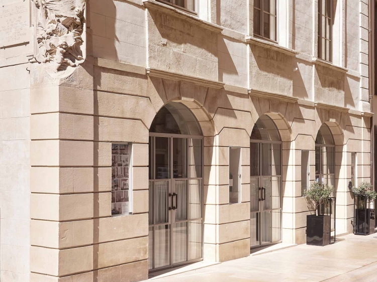 Hôtel et Restaurant de Tourrel: Boutique-Hotel mit Gourmetrestaurant im historischen Zentrum von Saint-Rémy-de-Provence – ideal für einen exklusiven Urlaub in der Provence.