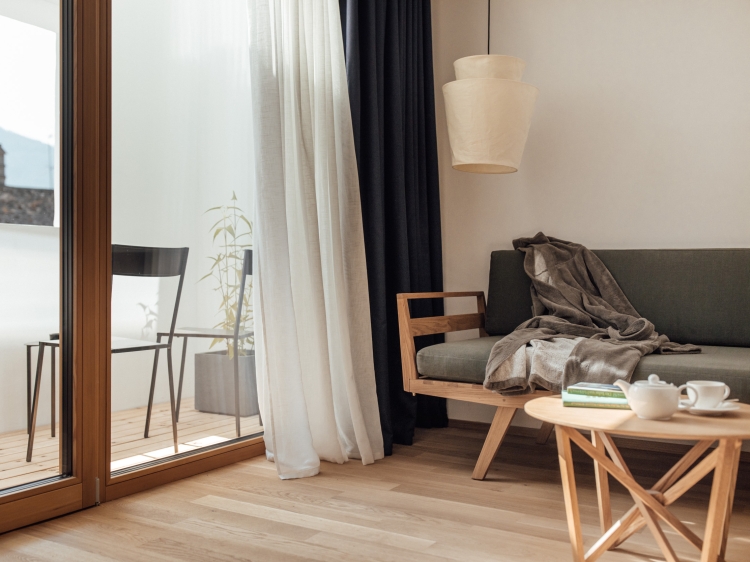 Loggia Zimmer mit Balkon Haus am Turm hotel in Bozen