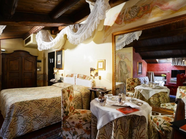 Hotel Gabbia D'Oro Verona Italy Boutique Luxury Hotel