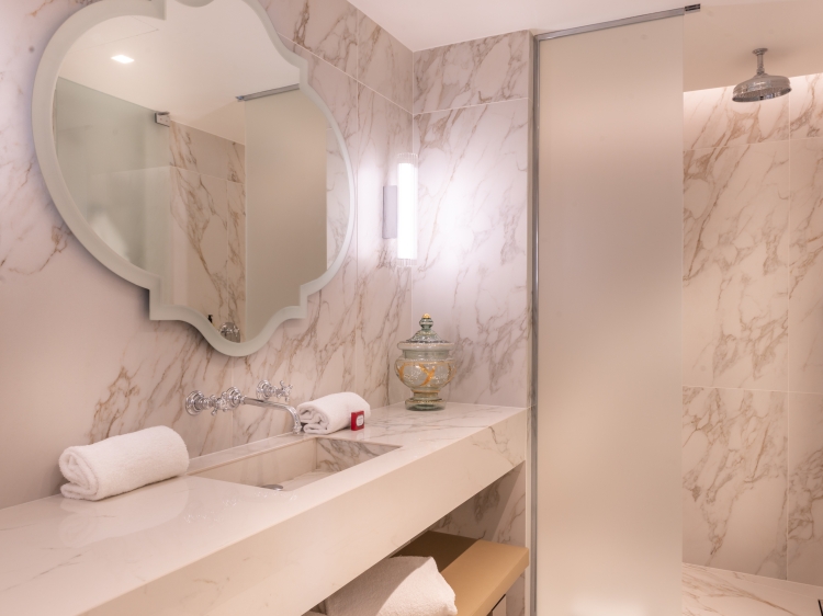 JUNIOR SUITE Cohen-Montesquieu